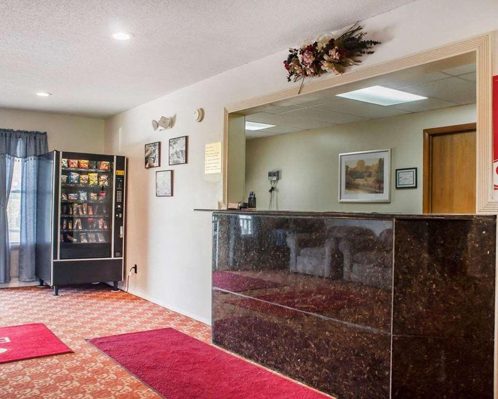 Econo Lodge Cuba I-86 Interior photo